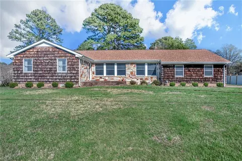 4209 Burnham Dr, Portsmouth, VA 23703
