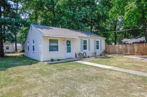 320 Walnut St, Hampton, VA 23669