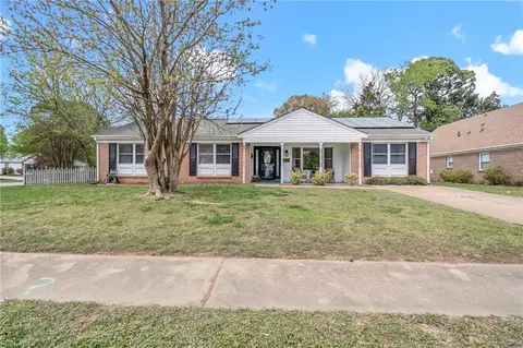 705 Abbey Arch Arch, Virginia Beach, VA 23455