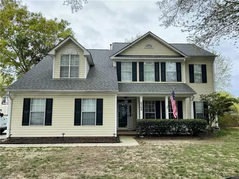 6769 Burbage Lake Cir, Suffolk, VA 23435