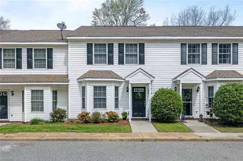 6423 Village Woods Ct, Gloucester, VA 23061
