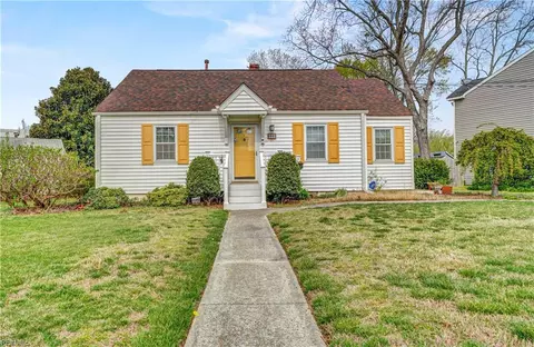 8445 Toby Ln, Norfolk, VA 23503