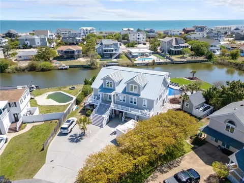 2884 Bluebill Dr, Virginia Beach, VA 23456