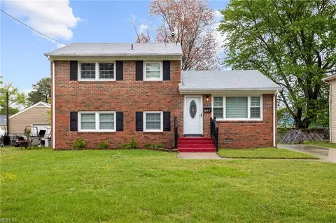 110 Briarwood Dr, Hampton, VA 23666
