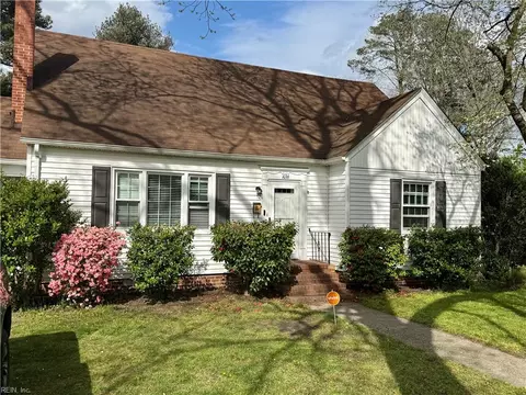 1036 Macarthur Dr, Suffolk, VA 23434