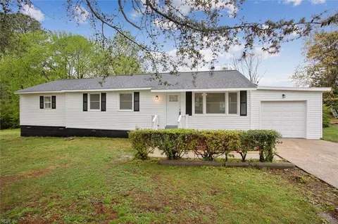 110 Bethune Dr, Williamsburg, VA 23185