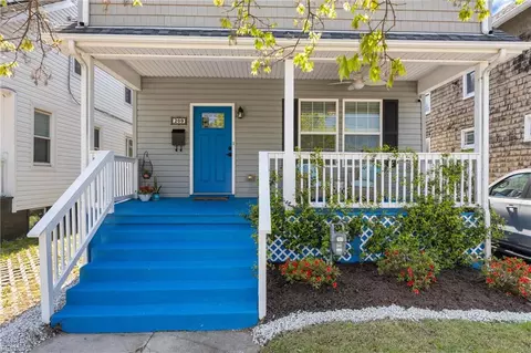 209 W 38th St, Norfolk, VA 23504
