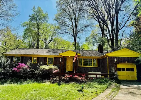 97 Shamrock Ln, Newport News, VA 23606