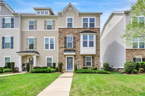 358 Spring Hill Pl, Smithfield, VA 23430