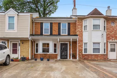 1926 Candlelight Dr, Chesapeake, VA 23325