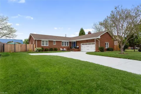809 Meighan Dr, Virginia Beach, VA 23464