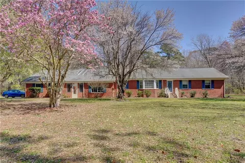 17193 Longview Dr, Smithfield, VA 23430