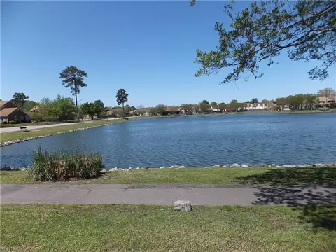 4736 Sweetwood Ct, Virginia Beach, VA 23462