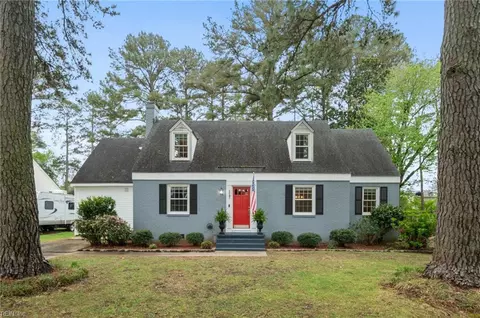 117 Causeway Dr, Chesapeake, VA 23322