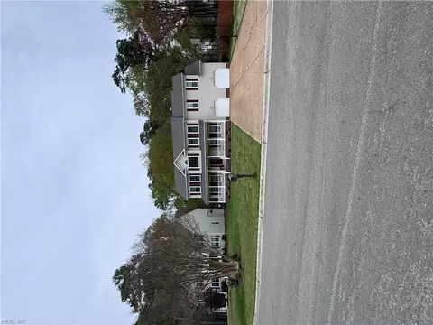 202 Militia Ct, Yorktown, VA 23693