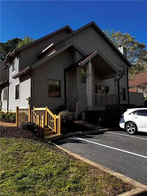 132 Inland View Dr, Newport News, VA 23603