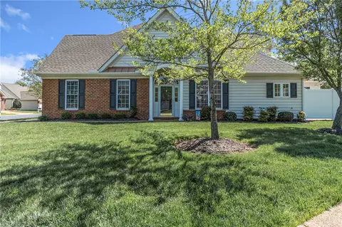 1533 Hawick Ter, Chesapeake, VA 23322