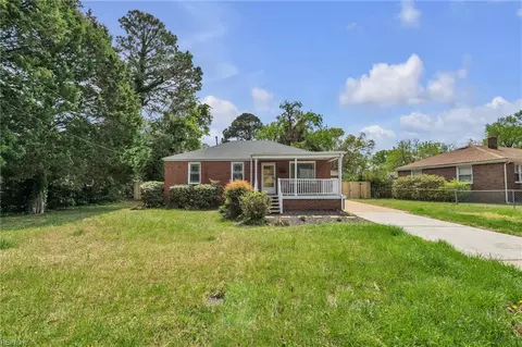 907 Philpotts Rd, Norfolk, VA 23513
