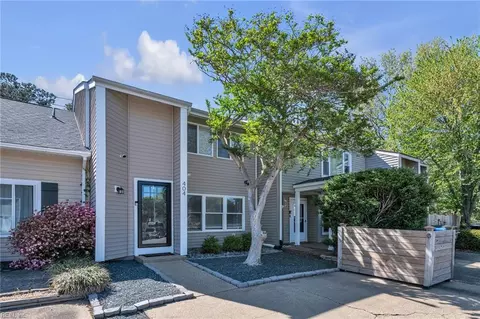 404 Falling Ln, Virginia Beach, VA 23454