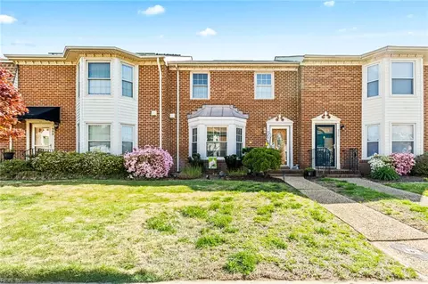 978 Colonial Meadows Way, Virginia Beach, VA 23454
