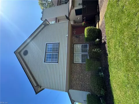 952 Saint Andrews Rch Reach #D, Chesapeake, VA 23320
