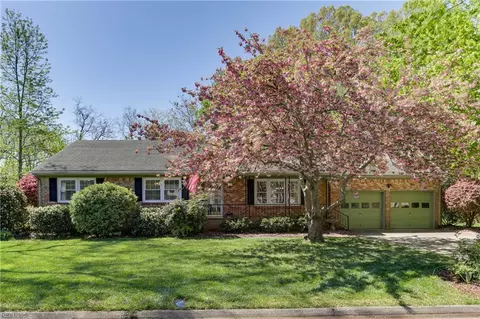 3525 Kings Lake Dr, Virginia Beach, VA 23452