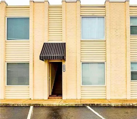 901 Pacific Ave #B, Virginia Beach, VA 23451