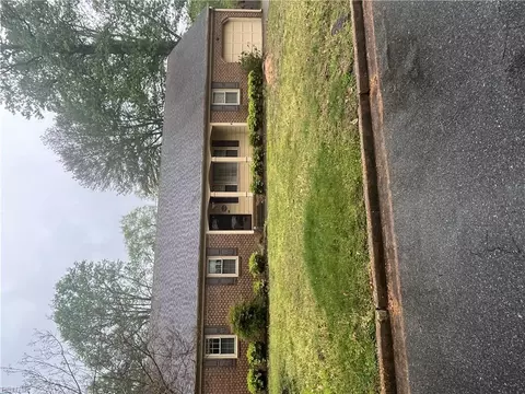 516 Fairfield Dr, Chesapeake, VA 23322