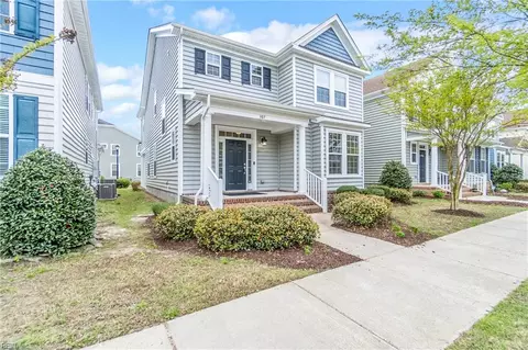 307 Goldenstar Ln, Portsmouth, VA 23701