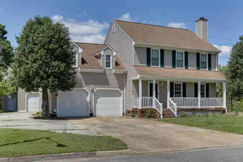 419 Knells Ridge Dr, Chesapeake, VA 23320