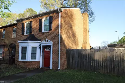 5 Colonial Way, Chesapeake, VA 23325