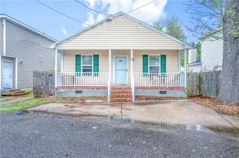 25 Gale Ave, Chesapeake, VA 23323