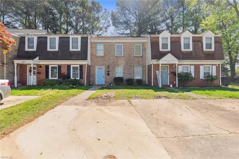 3303 Clover Hill Dr, Portsmouth, VA 23703