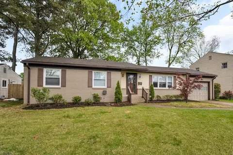 3833 Colonial Pw Pkwy, Virginia Beach, VA 23452