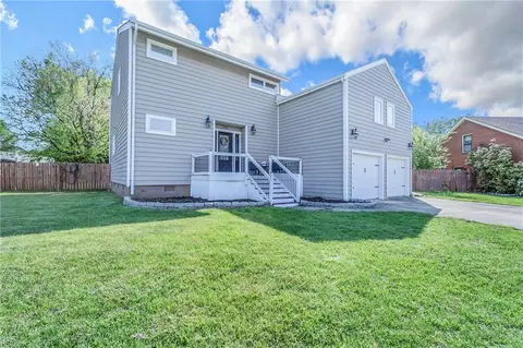1561 Waterside Dr, Chesapeake, VA 23320