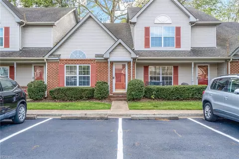 207 N Hill Ln, Chesapeake, VA 23322