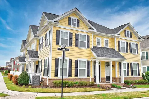 521 Atamasco St, Chesapeake, VA 23323