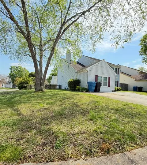 1321 Northvale Dr, Virginia Beach, VA 23464