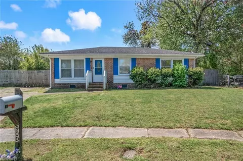 900 Noble Ct, Chesapeake, VA 23323