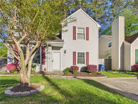 198 Gate House Rd #301, Newport News, VA 23608
