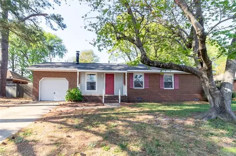 4520 Regent Dr, Portsmouth, VA 23703