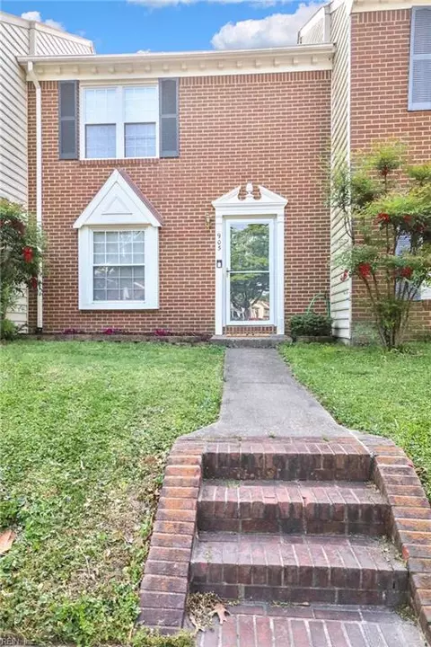 905 Still Harbor Cir, Chesapeake, VA 23320