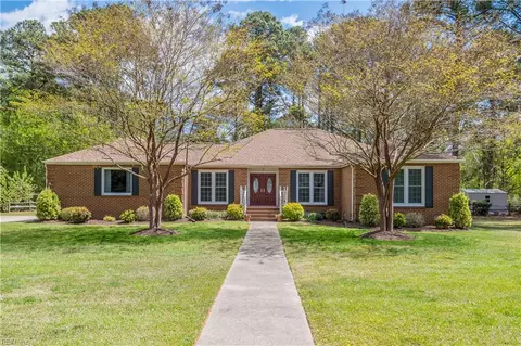 9 Rue Degrasse, Poquoson, VA 23662