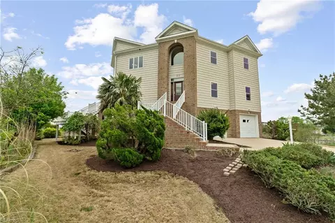 89 Sandy Bay Dr, Poquoson, VA 23662