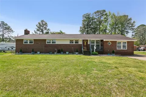 34 Woodland Rd, Poquoson, VA 23662