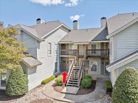 515 E Lake Cir, Chesapeake, VA 23322