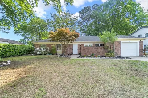 908 Amherst Ln, Virginia Beach, VA 23464
