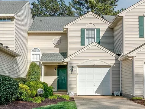1336 Lake Dr, Newport News, VA 23602