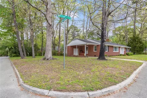 628 Dogwood Ln, Suffolk, VA 23434