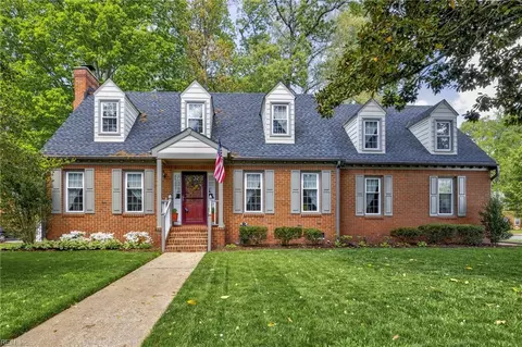 500 Hollygate Ln, Chesapeake, VA 23322